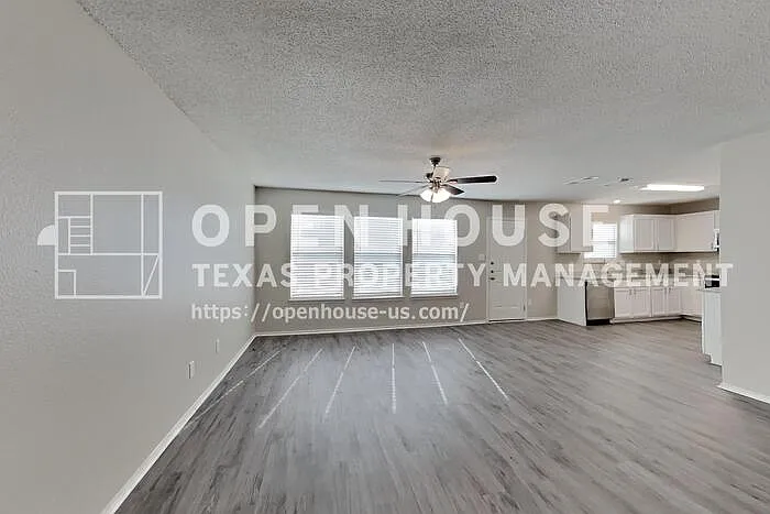 1108 Halifax Ln — Photo 6