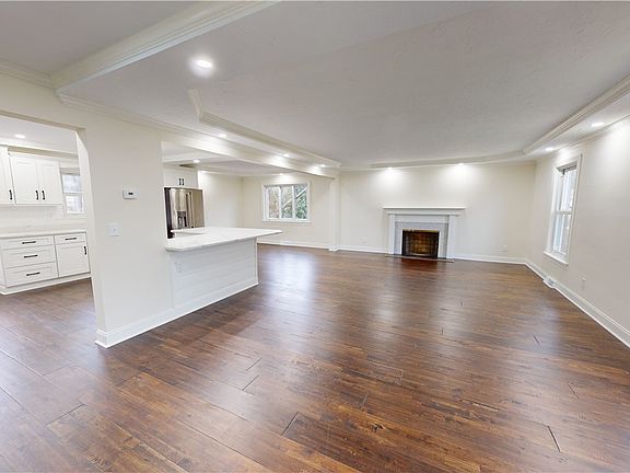 3rd image of 2625 Carmen Dr