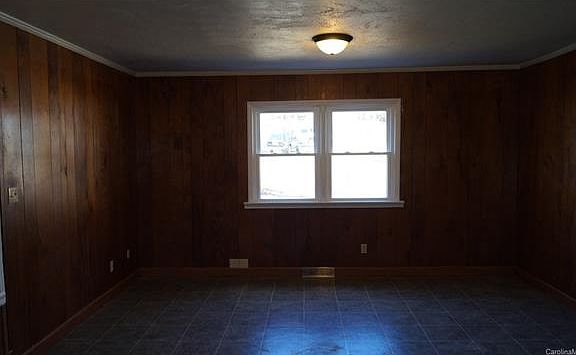 4th image of 112 Stowe Ac
