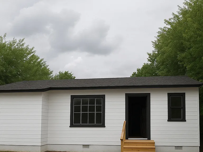 1019 Poinsettia — Photo 1