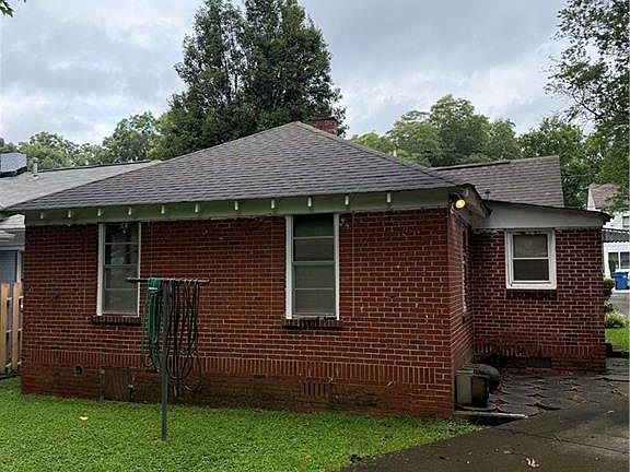 4th image of 1115 Hawthorne St NE