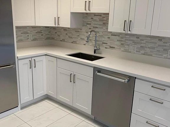3rd image of 622 Ventura Ave