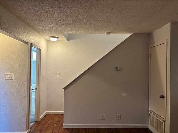 5th image of 1210 Southport Dr #1210B