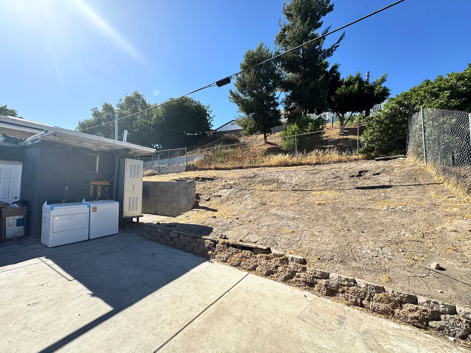 2 bed, 600 sqft, $2,400 — Photo 2