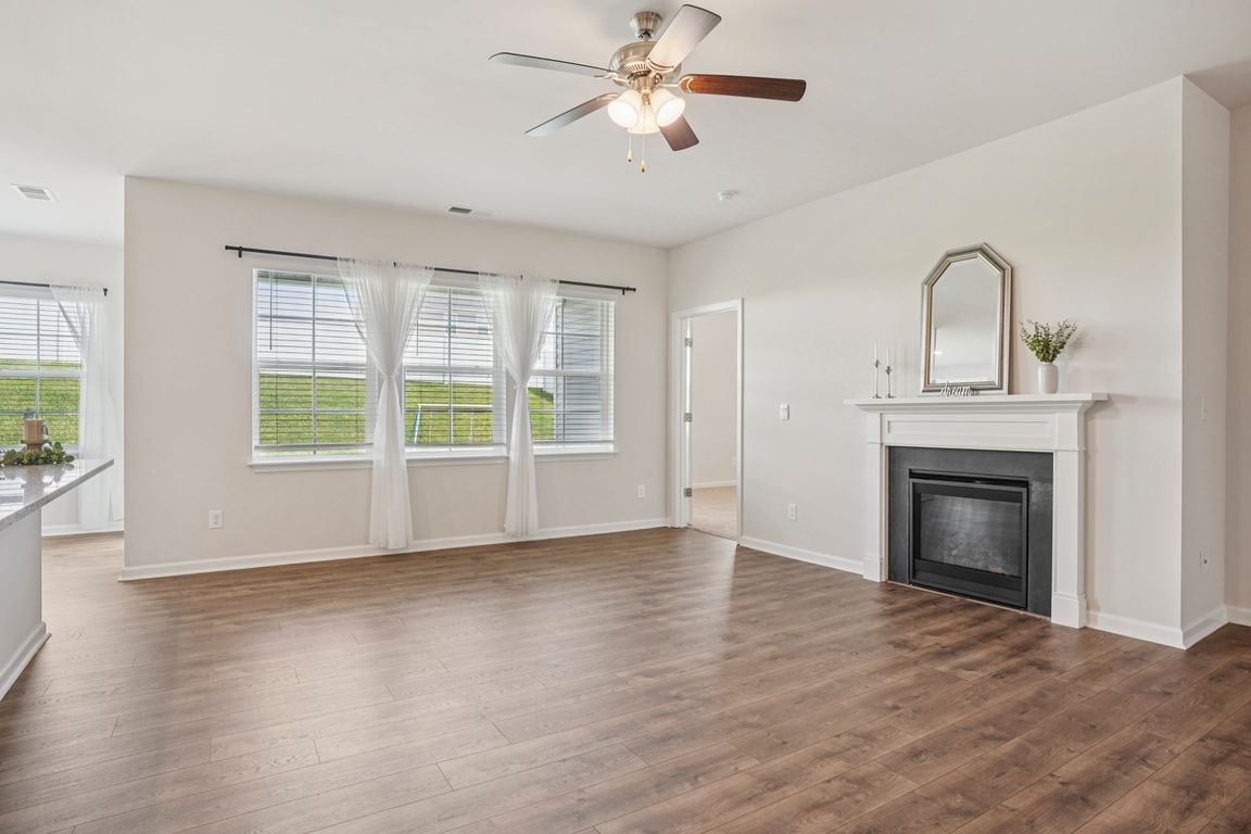 Bryson Blvd-S2806-006.jpg
