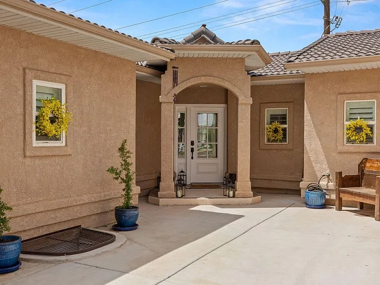 1983 N Centennial Cir — Photo 2