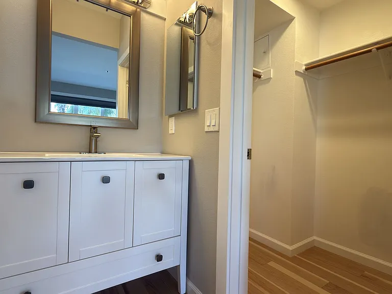 97 E Saint James St #27 — Photo 16