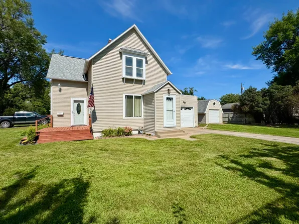 925 S Penn St, Aberdeen, SD 57401