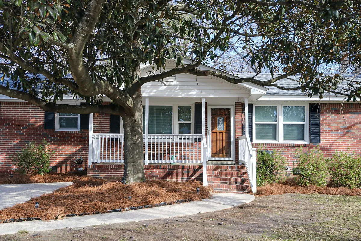 Building Photo - 7531 Burdell Dr