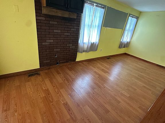 5th image of 467 Cherry Ave