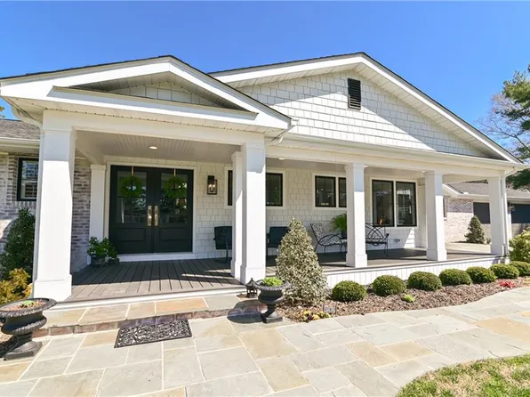 2 Division St, Onancock, VA 23417