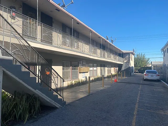 6326 Crenshaw Blvd. — Photo 1