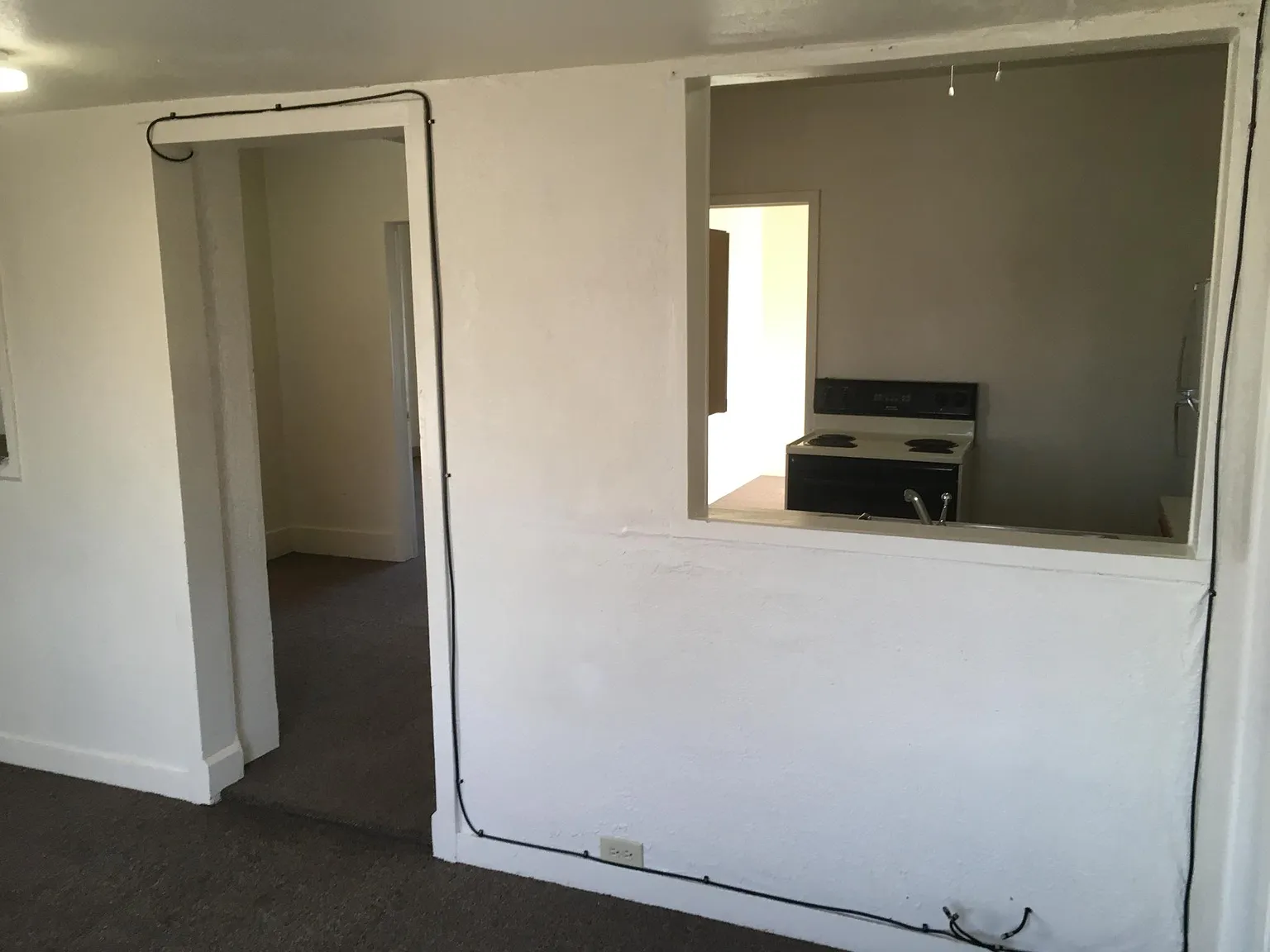 2 bed, 640 sqft, $1,300 — Photo 2