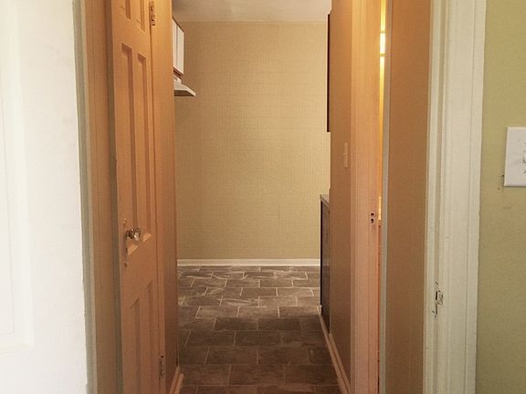 4th image of 232 S Oakland Ave