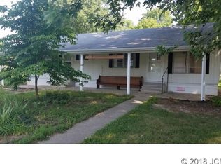 126 S Locust St, Hanover, IN 47243