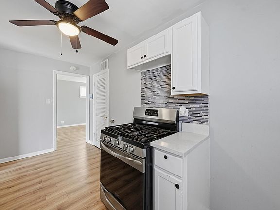 5th image of 13437 S Green Bay Ave