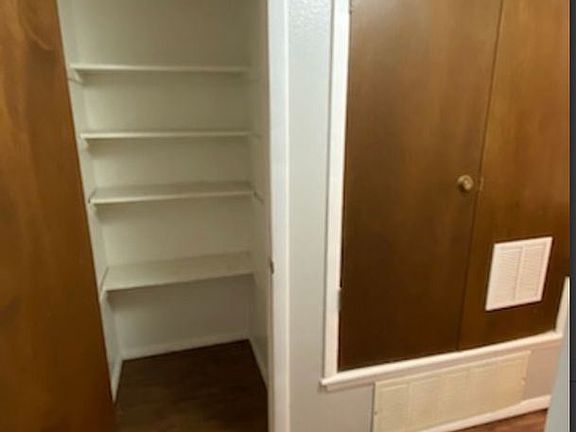 3rd image of 3907 N Rockwell Ave #217