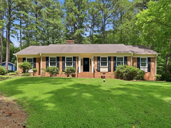 1508 Lord Ashley Dr, Sanford, NC 27330