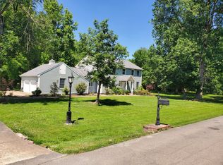 202 Arbor Dr, Carterville, IL 62918