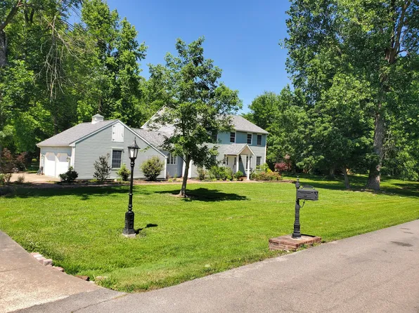202 Arbor Dr, Carterville, IL 62918
