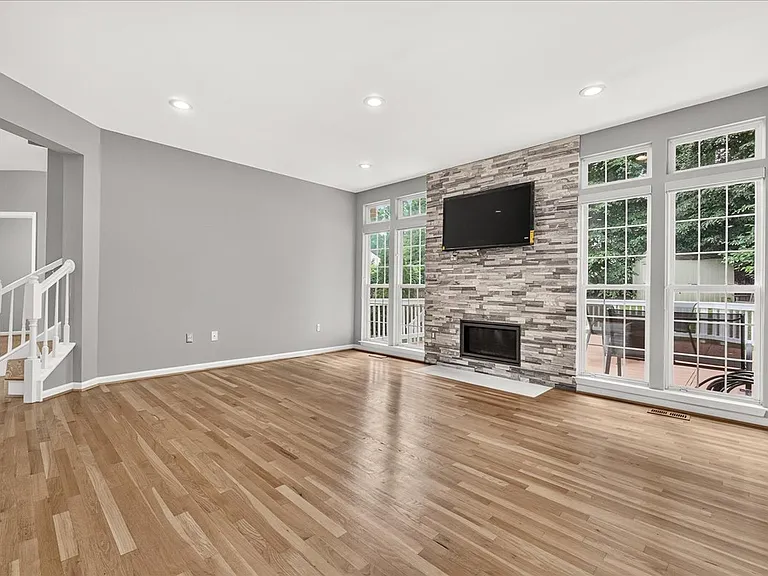 6455 Saddlebrook Ln — Photo 17