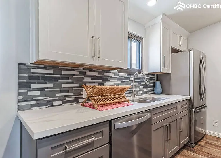 2912 W Century Blvd — Photo 14