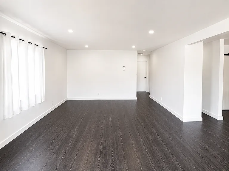 2111 Perry Ave — Photo 5