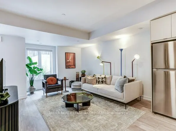 39 Farmstead Rd, Toronto, ON