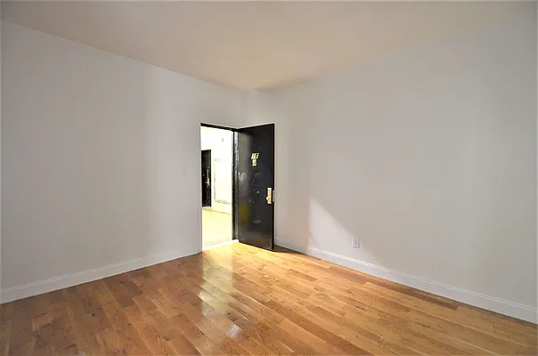 Rented by CITY SKYLINE REALTY INC | media 13