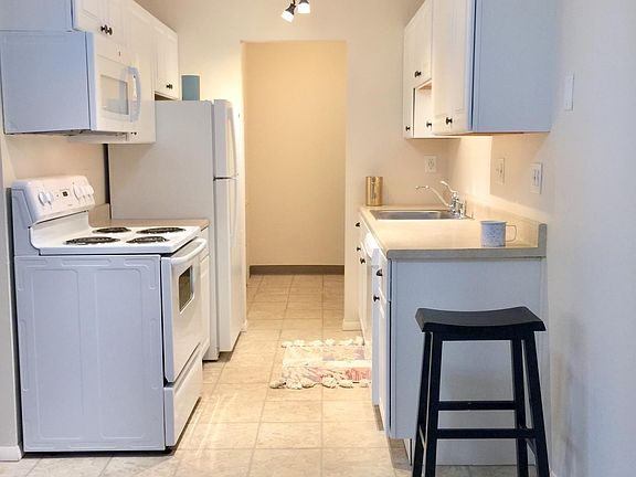 4th image of 4394 W 202nd St APT 201