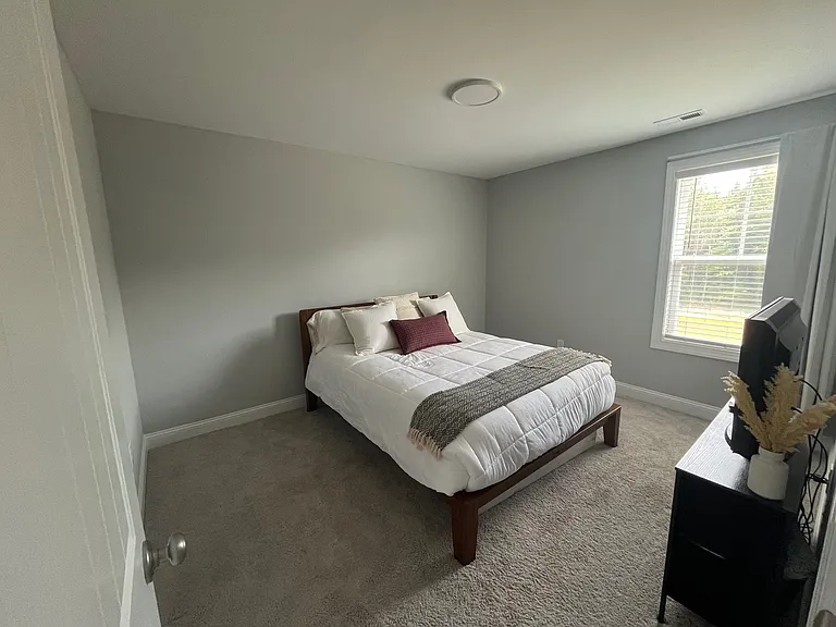 152 Hanover Ct — Photo 21