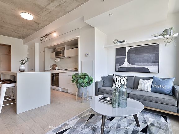 3rd image of 130 Rusholme Rd #309