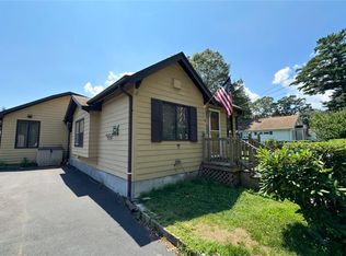 42 Leigh St, Warwick, RI 02889