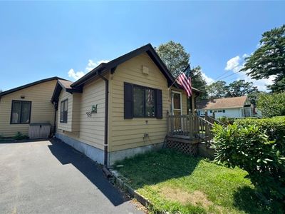 42 Leigh St, Warwick, RI, 02889