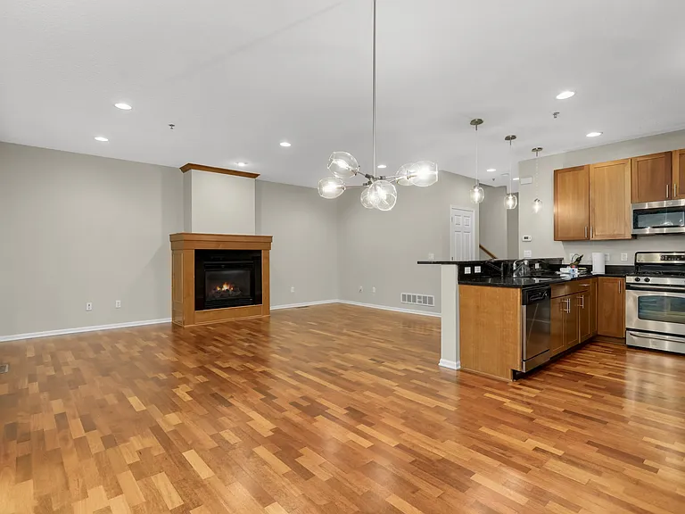 17790 Valley Cove Ct — Photo 6