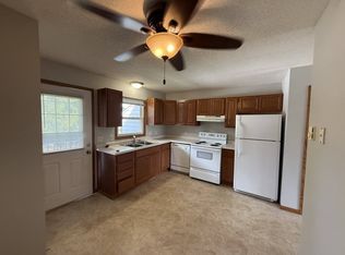 3226 Oak Knoll Dr #4, Eau Claire, WI 54701