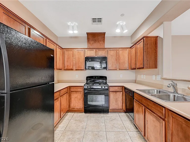 6868 Sky Pointe Dr #2115 — Photo 9