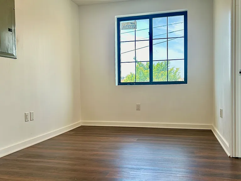 707 Hendrix St #3 — Photo 4