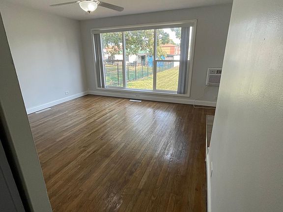 3rd image of 11147 S Longwood Dr #1B