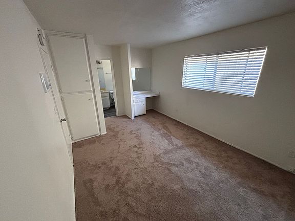 5th image of 4062 Shasta St #4