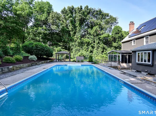 6 Smithbrook Terrace, Glastonbury, CT 06033