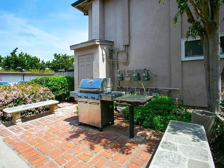 660 S Glassell St — Photo 22
