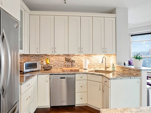3rd image of 10184 Park Meadows Dr #Penthouse 1409