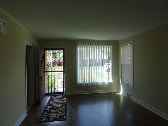 2nd image of 33 49th Ave