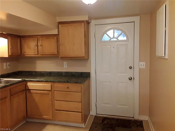 3rd image of 16 Bigelow Dr