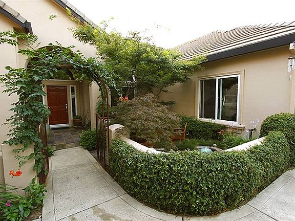3rd image of 1216 Crestline Ct