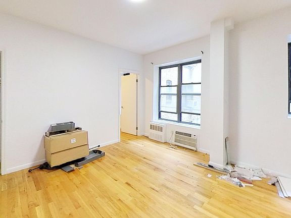 2nd image of 307 E 77th St APT 1F