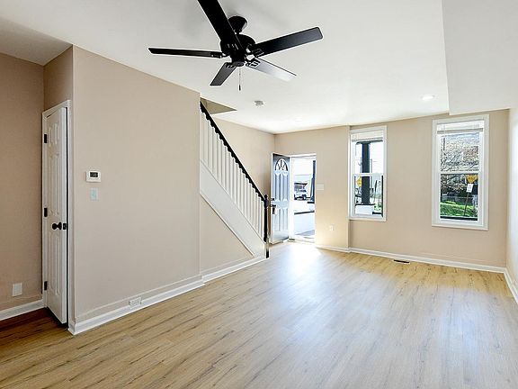2nd image of 1001 N Iris Ave