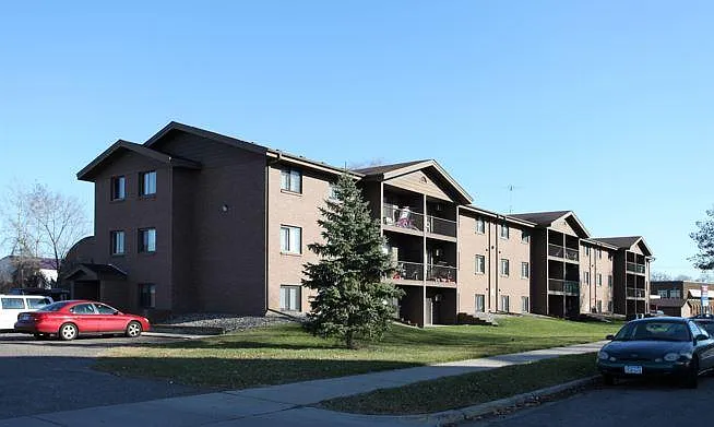 Regency East Apartments — Photo 6