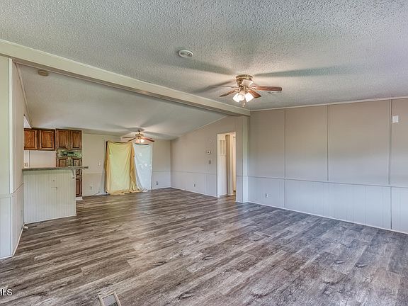 2nd image of 232 Robinson Ave